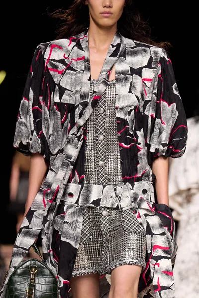 Look 52